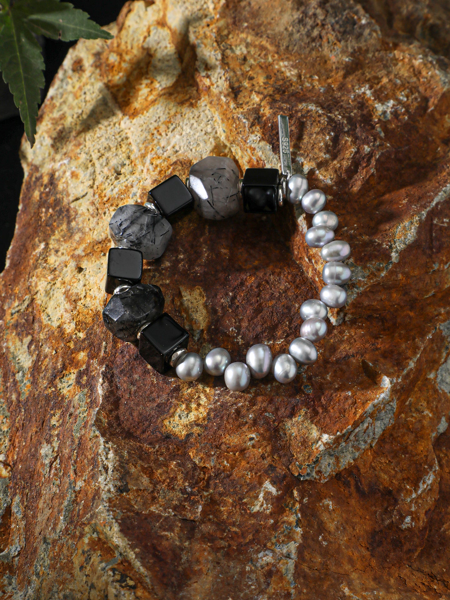 Obsidian | Black Agate & Grey Pearl Bracelet
