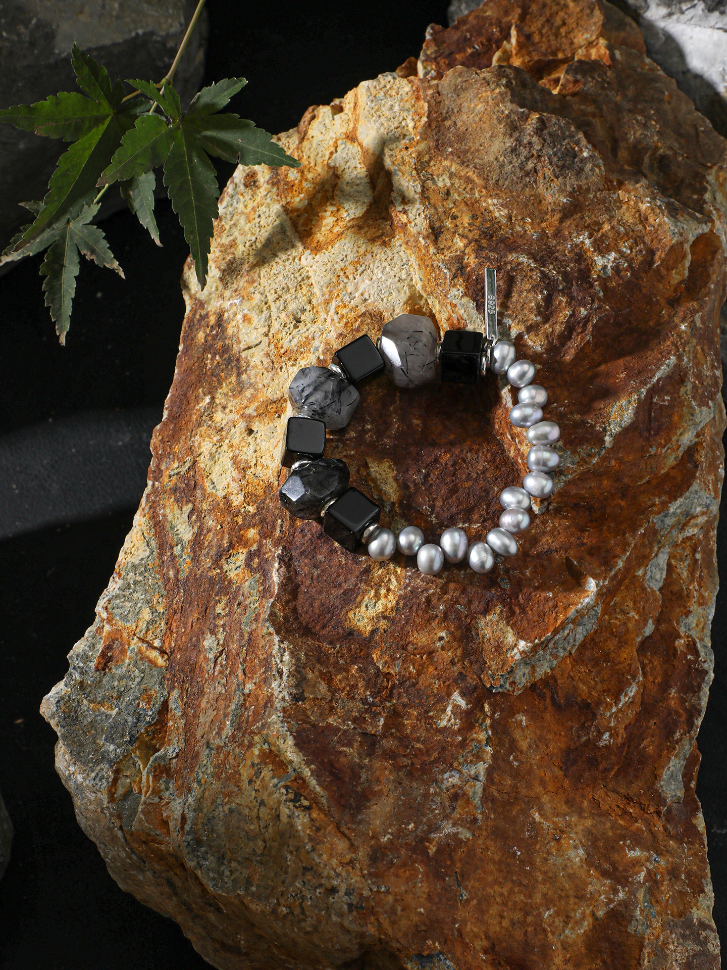 Obsidian | Black Agate & Grey Pearl Bracelet